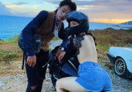 机车载人小姐姐街拍照,街头小姐姐的时尚街拍风采